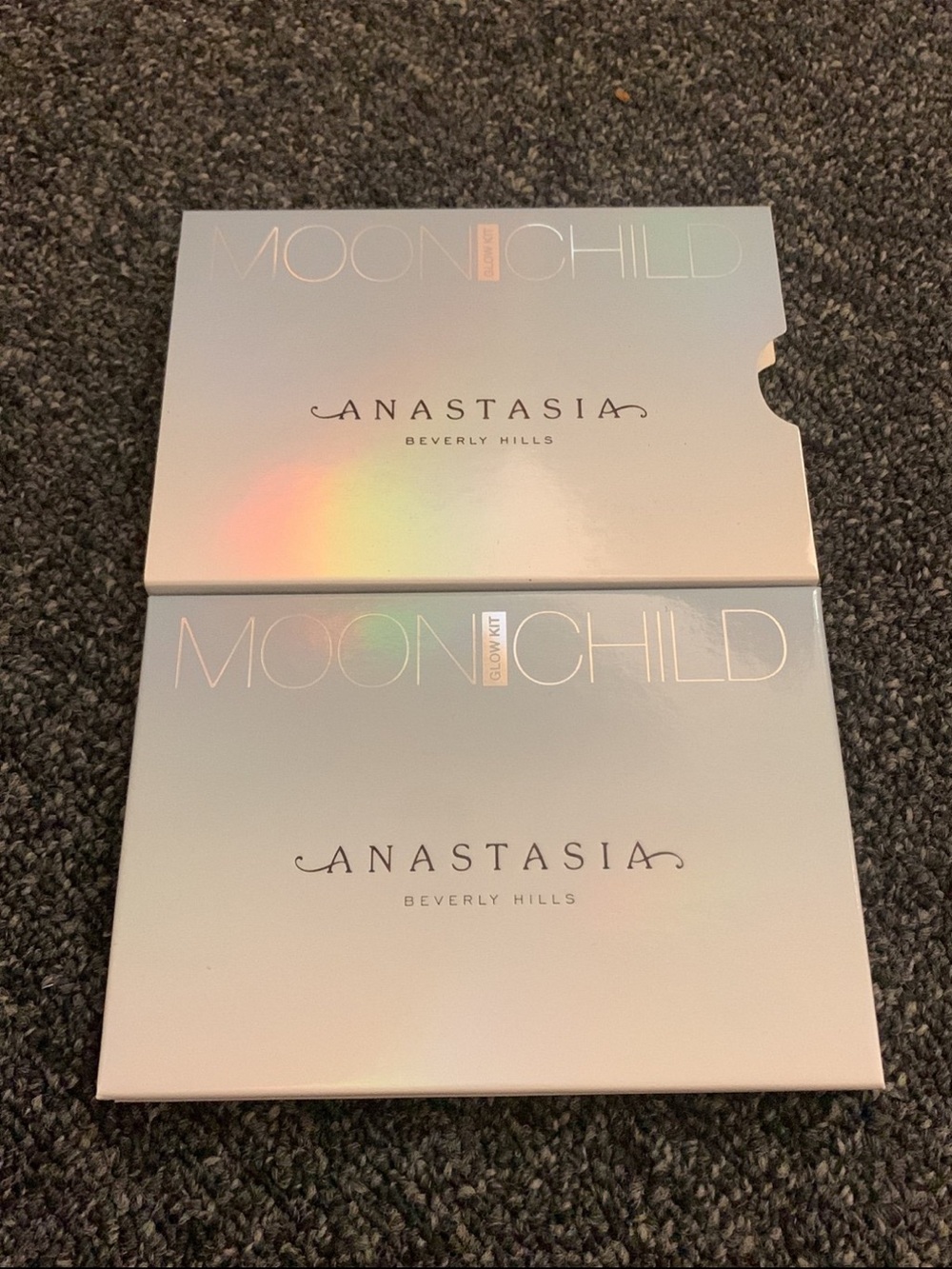 Moonchild Glow Kit Highlight Palette — Iridescent Pink & Blue Shades - Picture 5 of 7